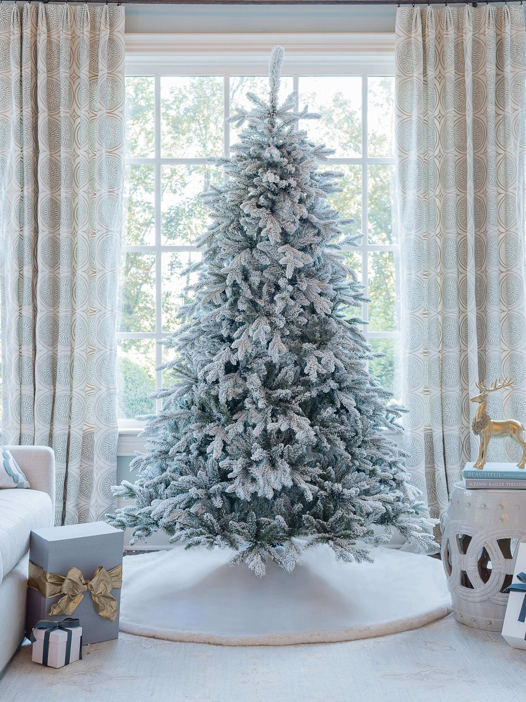 Árvore de Natal Artificial Queen Flock® com 800 Luzes LED Brancas Quentes
