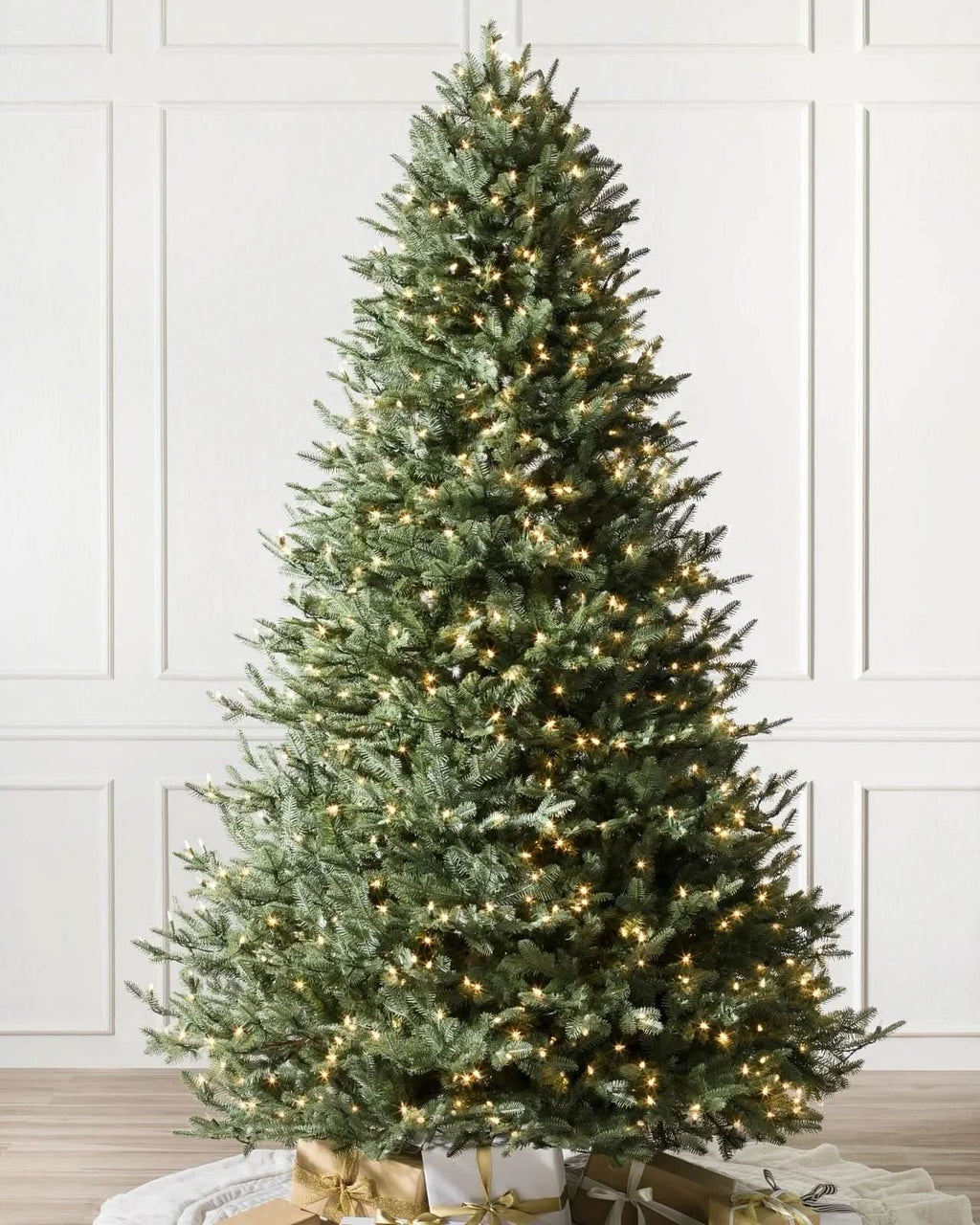 Árvore de Natal White Spruce Verde com Galhos Articulados, Suporte Metálico e Micro LEDs Embutidos